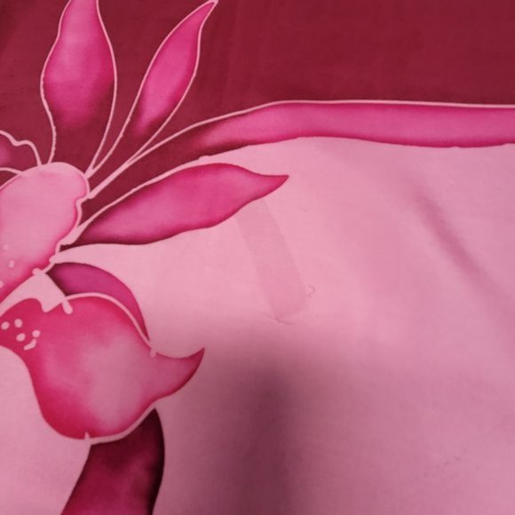 Purple Silk Handpainted Rectangular Scarf in a two tone with a floral motif  NEW - Picture 7 of 8